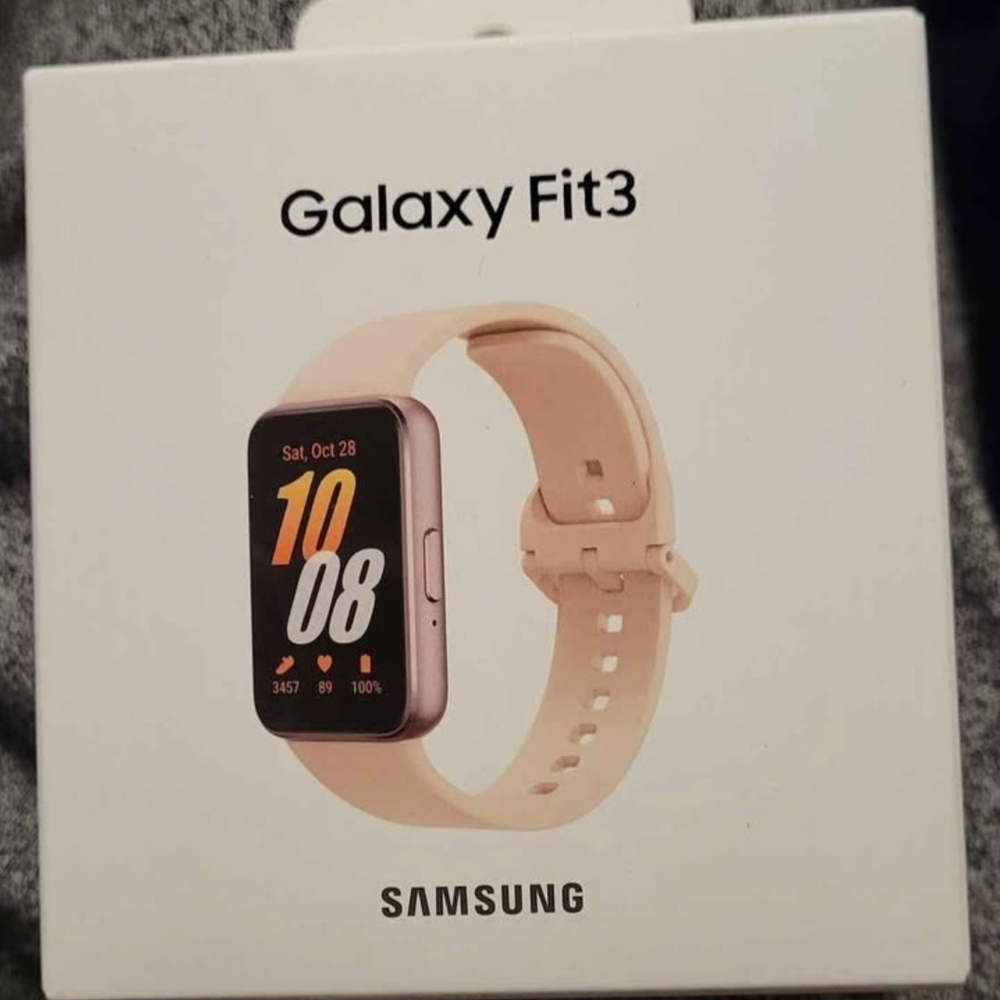 Samsung Galaxy Fit3 Fitness Tracker in Cream